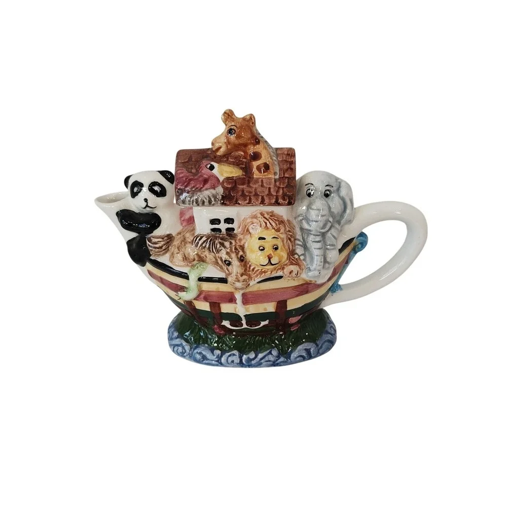 New World Specialties‎ Noah's Ark Animal Themed Ceramic Teapot Vintage